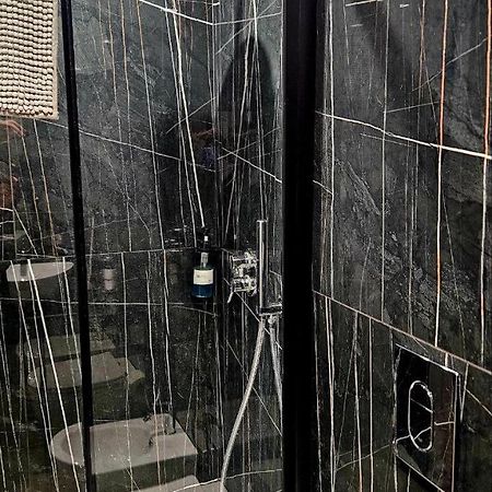 Black & White Luxury Rooms Bari Esterno foto