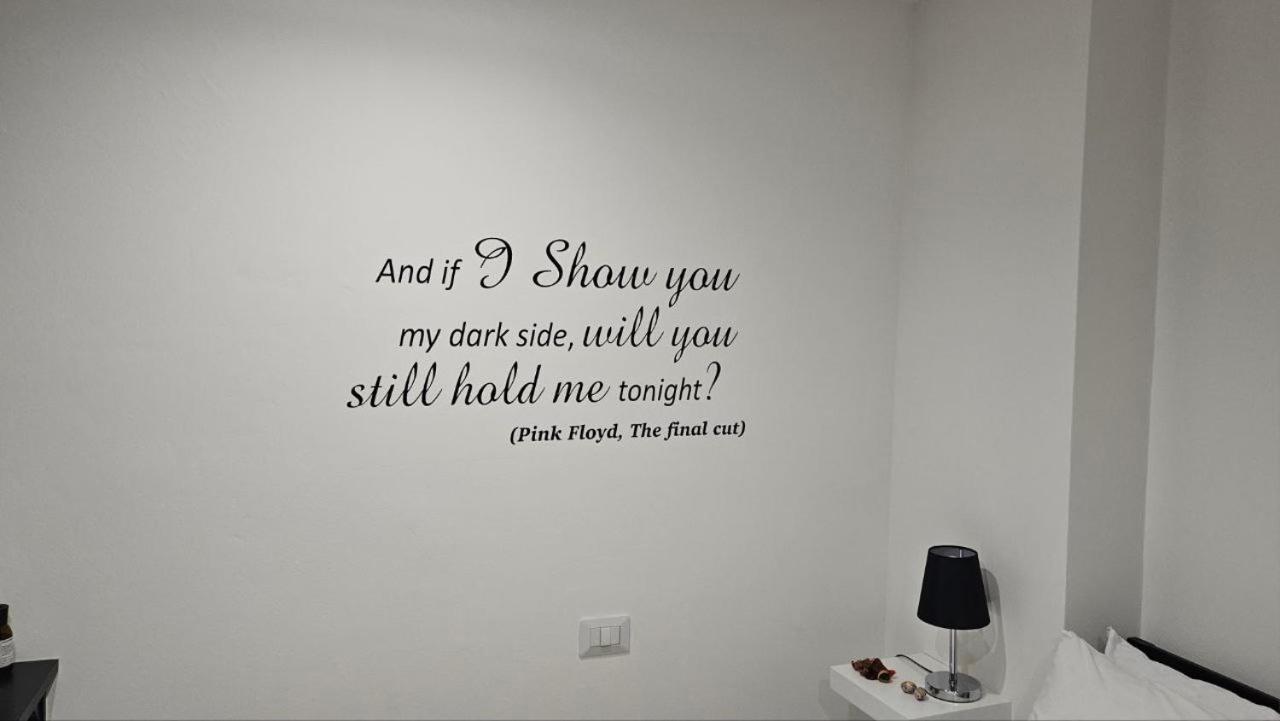 Black & White Luxury Rooms Bari Esterno foto